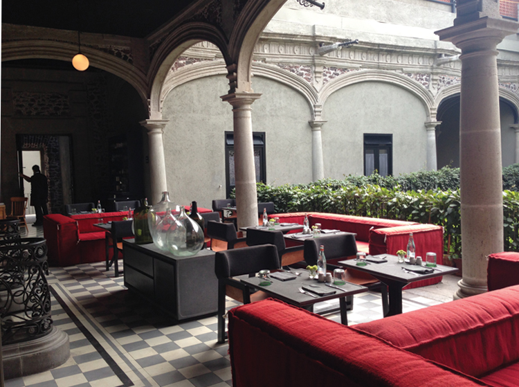 Downtown Mexico The breakfast area. A quite chic place to start the day.