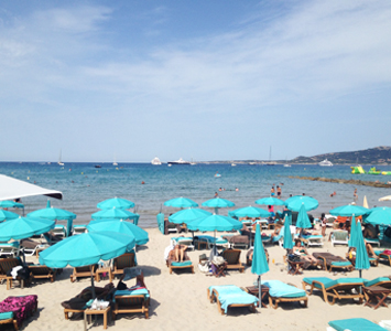 Spend the day at Signoria Mare, the hotel’s private beach club, and rent a banana boat and jet skis!