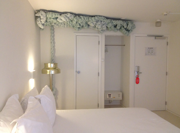 Hotel The Exchange The much more mellow ‘Epaulettes’ room.