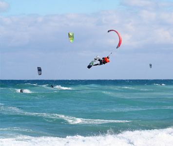 Windsurf and Kite Surf at Tiki Beach