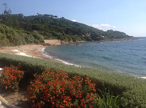 Le Maquis Choppy waters and gorgeous horticulture.
