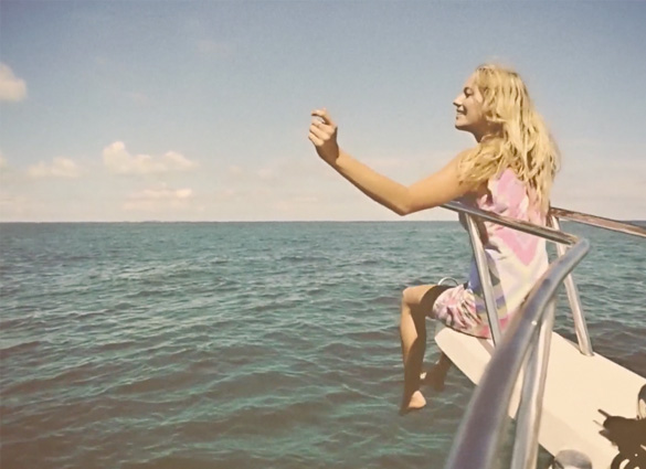 “Don’t Date a Girl Who Travels”