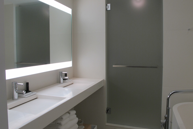 Miami Beach Edition Clean and simple bathroom – very Ian Schrager innit.