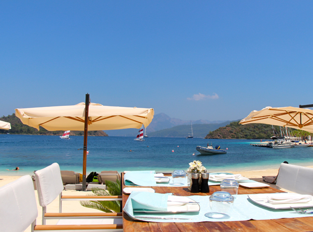 D-Hotel Maris Outdoor dining at Breeze Restaurant offers Aegean cuisine and an oh-so-lovely setting.