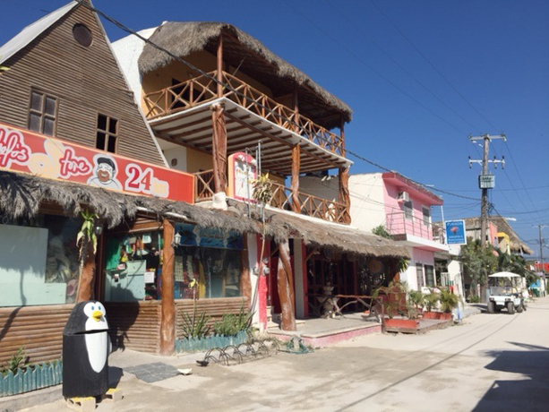 Casa Las Tortugas The small town's main plaza is lined with shops, basketball courts, and a concert bowl.