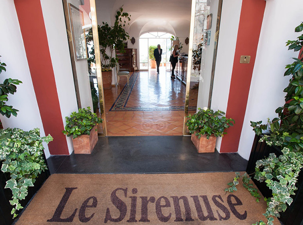 Le Sirenuse The entrance to Le Sirenuse 
