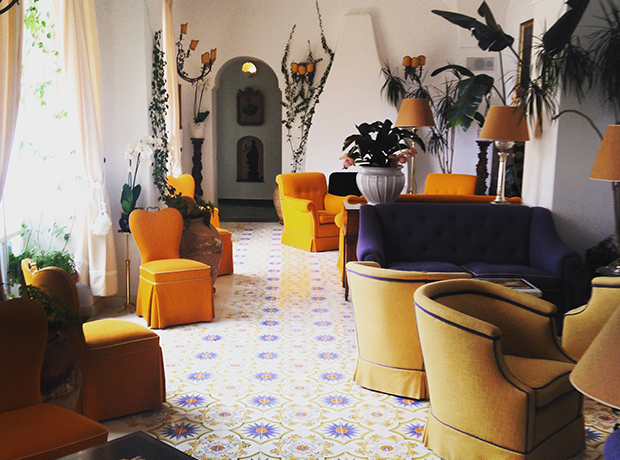 Le Sirenuse After years of an enforced blue and yellow school uniform I vowed never again should the primary colours meet, but this lounge somehow is the epitome of chic. A perfect retreat from the heat of the day (cheek to beautiful cool tile)
