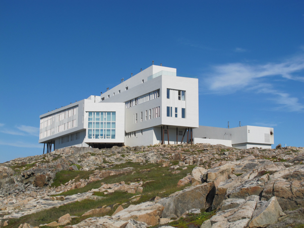 Fogo Island Inn View of the hotel from the water’s edge.  That’s the restaurant with the big windows in front.  It’s hard to understand just how dramatic the place is until you see it in the context of the small fishing villages that dot the rest of the island.
