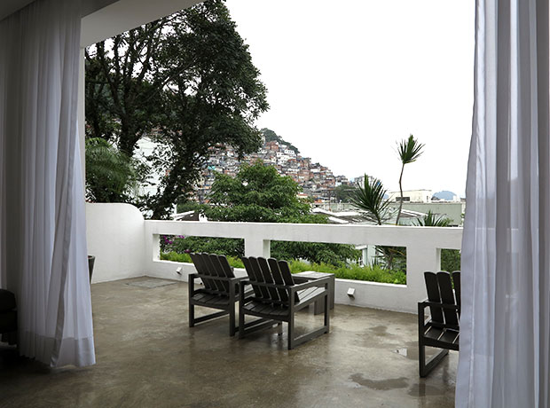 Casa Mosquito Cloudy but HOT. 105 degrees in Rio, normal. 