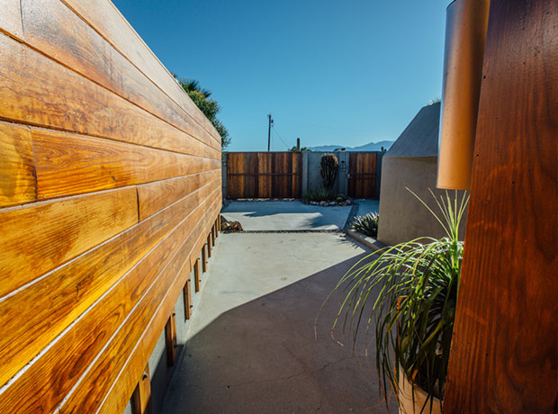 Hotel Lautner The vintage Red Oak that wraps around Hotel Lautner gleams in the desert sun.
