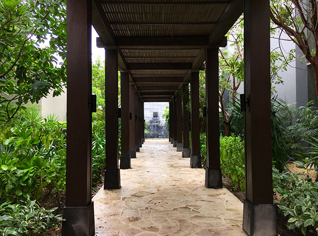 Nizuc Resort & Spa Love the walkways.