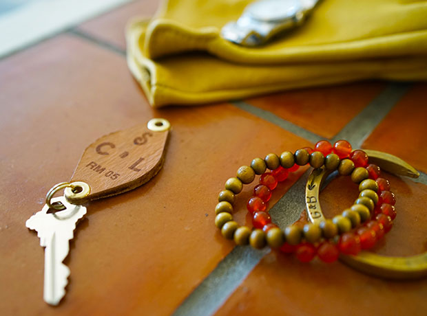 Scribner’s Catskill Lodge Scribner's keychain will go well with your Fall/Winter look.