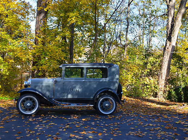 Hasbrouck House Antique Hasbrouck House car. Forgot to ask if we could take it out for a spin. Next time.