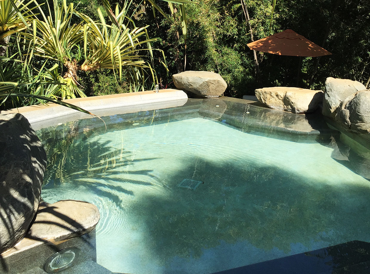 Four Seasons Tented Camp The rock hot tub.