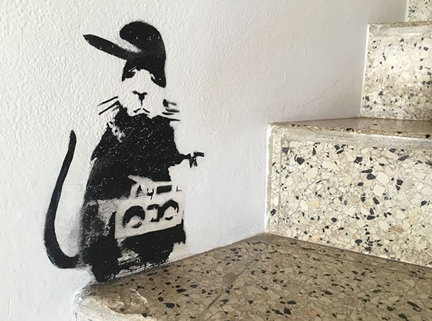 Geejam Hotel One of Banksy’s original ‘rat’ graffiti on the steps in The Sanwood Villa. Really special since the first ‘rats’ were where we used to live in London.