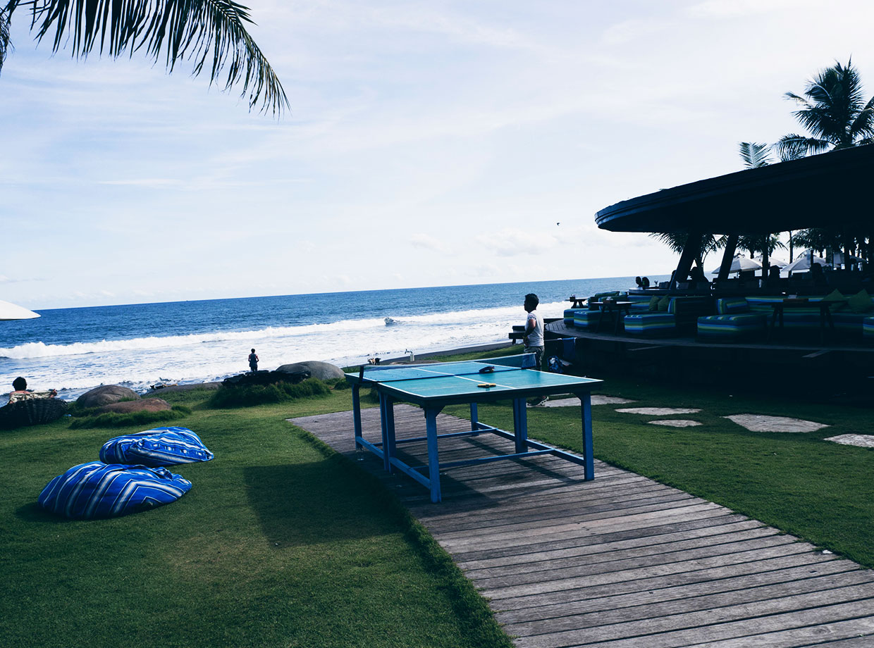 Hotel Komune Bali Fancy a game of tennis by the ocean?