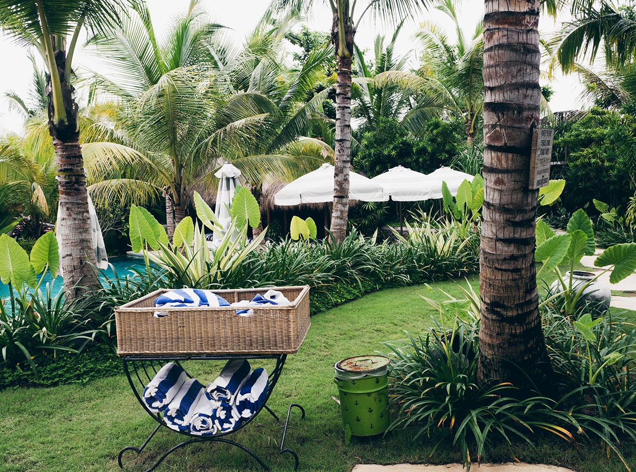 Hotel Komune Bali Fresh towels at the Beach Club.
