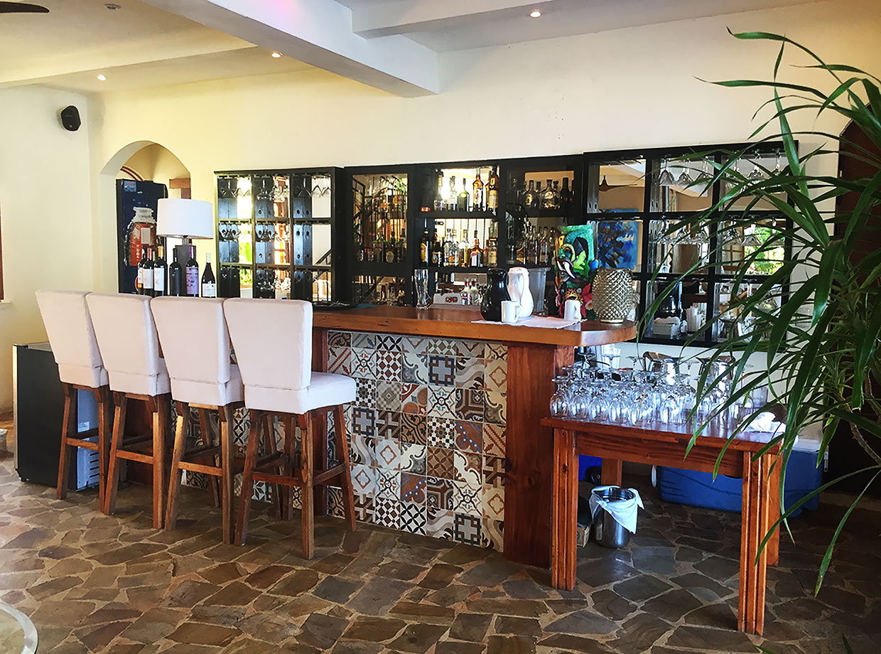 El Castillo Azul bar in the lobby. I loved the Mediterranean style tile-work.