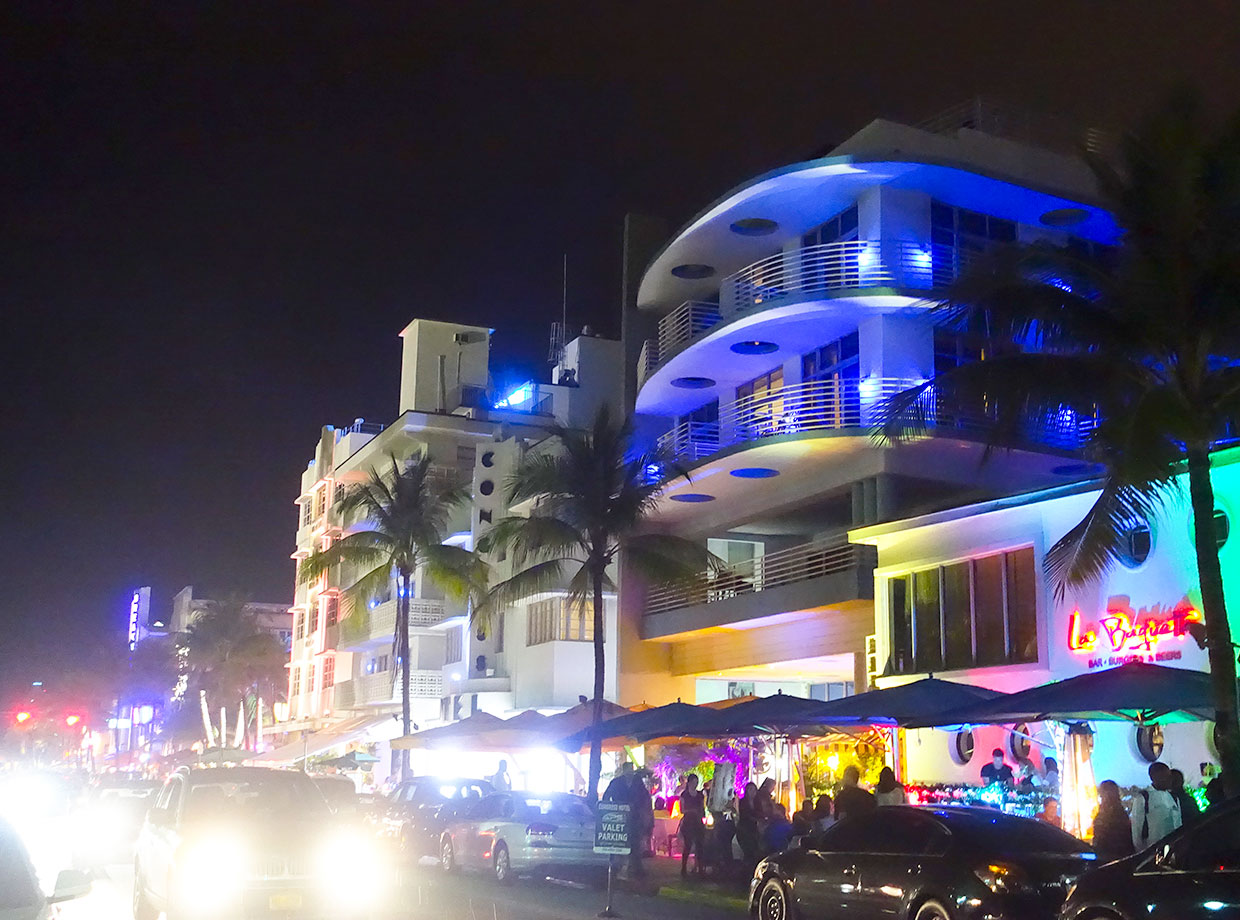 Washington Park Hotel Ocean Drive at night - take a stroll down through the liveliest areas in South Beach. 