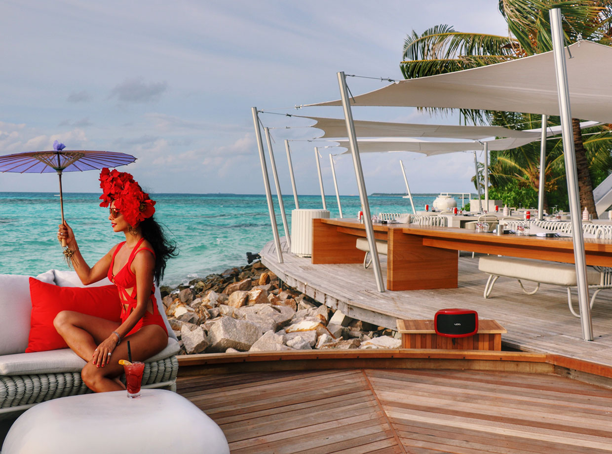 Lux* South Ari Atoll Beach Rouge, the loveliest place to dine and dance under the stars in the Maldives.