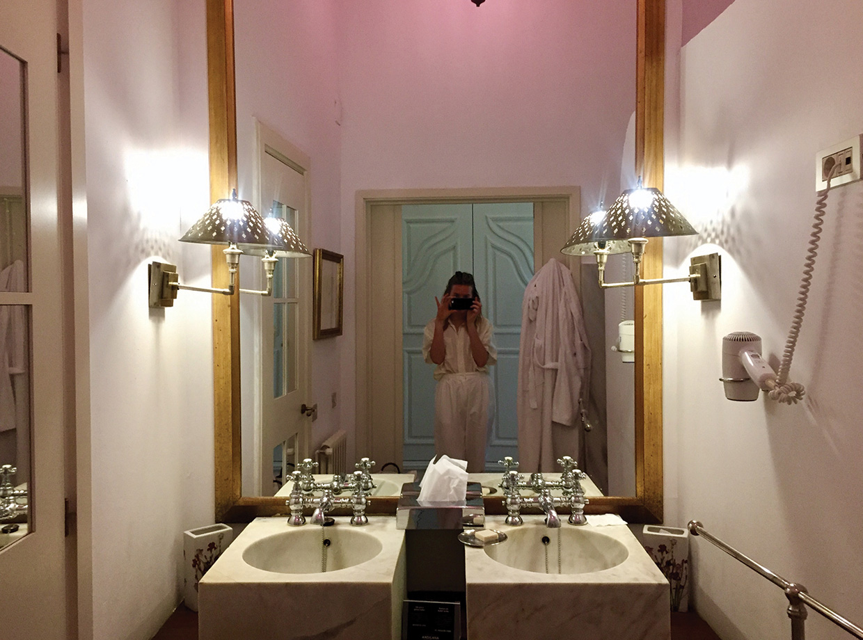 Hotel La Malcontenta Bathroom selfie.
