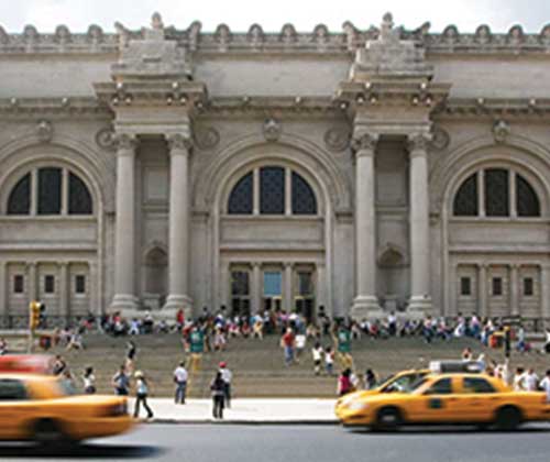 The Metropolitan Museum of Art and the Gagosian are in walking distance.