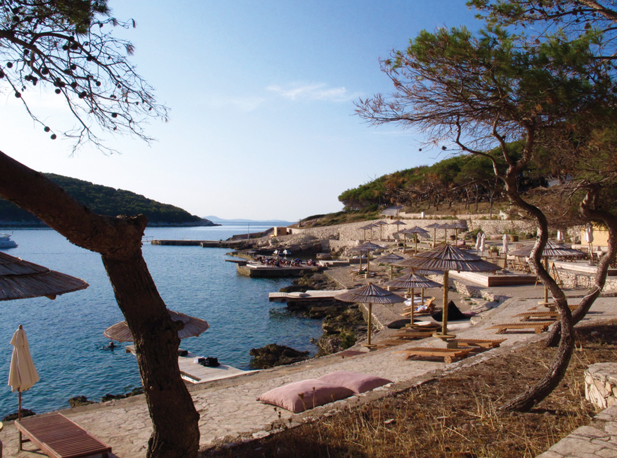 Obonjan Beautiful harbour in the morning before departure. Bye Obonjan! I’ll miss those crystal blue waters. 