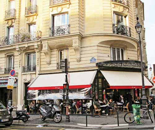 Sit back, enjoy watching the world go by. An incredibly chic world, when you're in Paris.