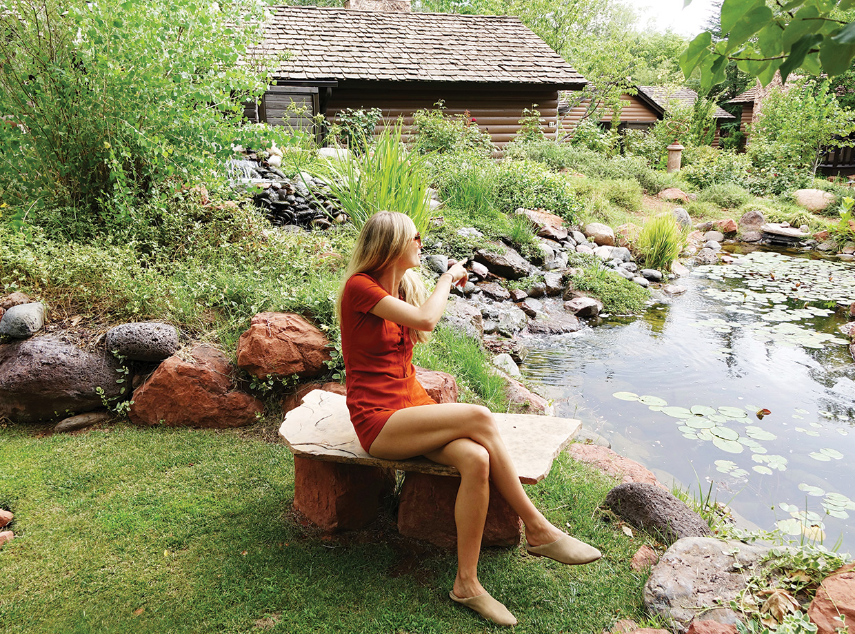L’Auberge de Sedona Shallow pond, deep thoughts. Also matching the Koi. Feeling great about my outfit choice.