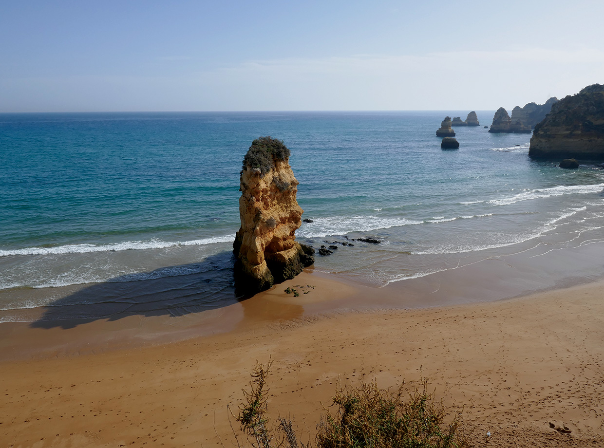 Casa Mae A 10min walk along the coast from Casa Mae and you find this…