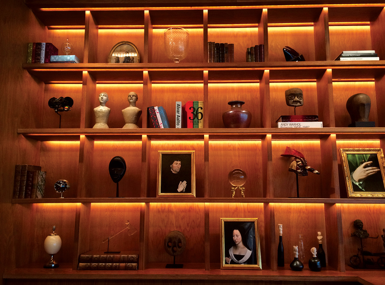 Public Cabinet of curiosities.