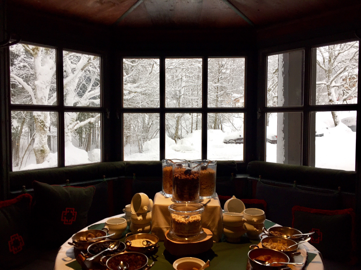 Jagdgut Wachtelhof The breakfast buffet is served in a traditional Austrian style.