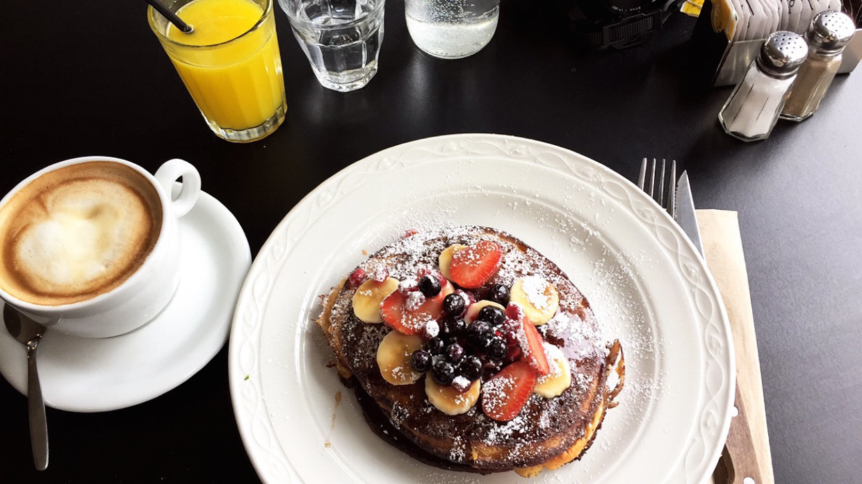 The Dave Guests can choose to eat at one of to neighborhood spots for breakfast. I chose a stack of Vegan Pancakes served at (my favorite) local cafe just down the street from the hotel.