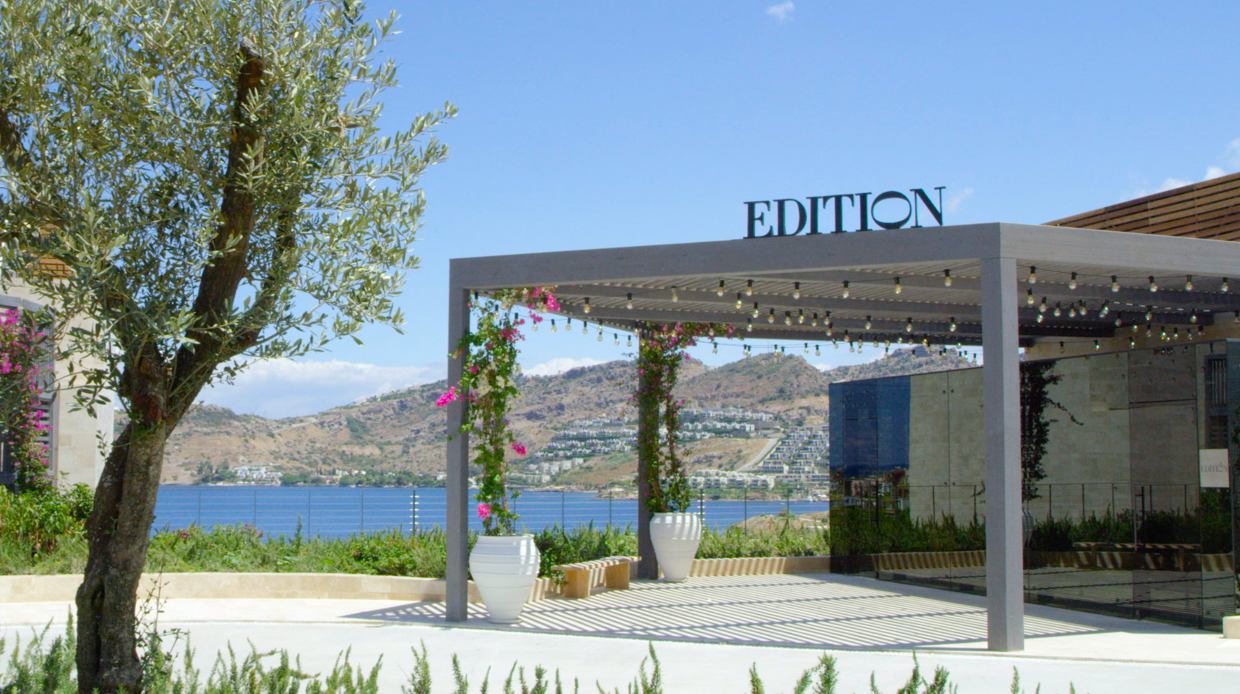 The Bodrum EDITION Elegant lines, lush flora, and the Aegean Sea as a backdrop – welcome to Bodrum!