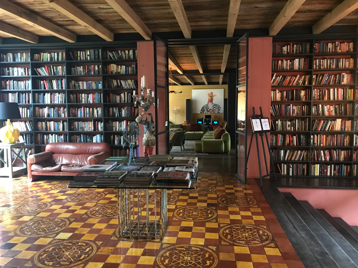 Rooms Hotel Lobby vibes: a bookworm’s dream come true.