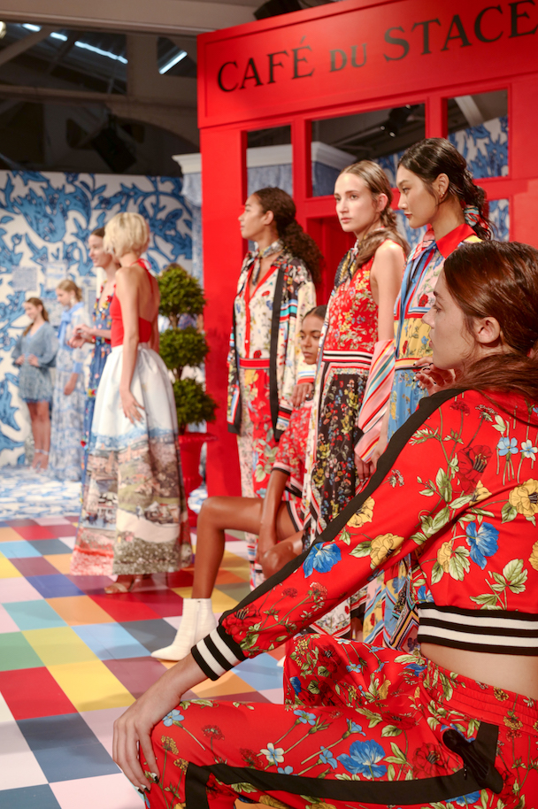 Alice + Olivia’s SS19 Collection Takes You Around the World