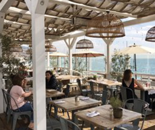 Delicious California café just across the street from the Surfrider.