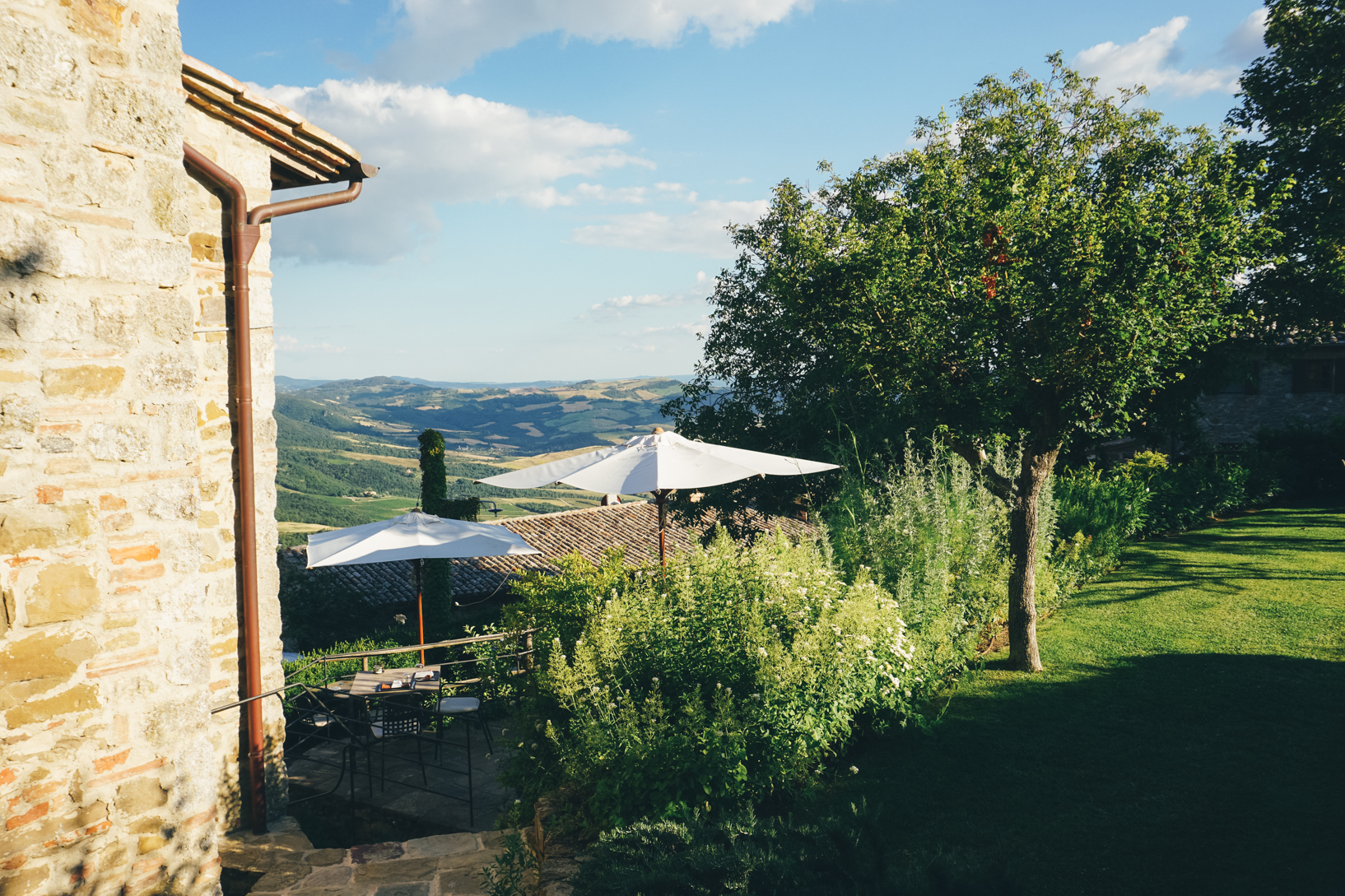 Monteverdi Breakfast on the terrace at Oreade.