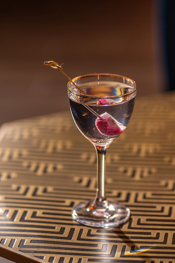 Cocktail Bar Dear Irving Evokes New Eras at the Aliz Hotel