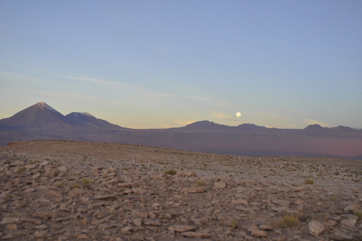 One of the best spots to enjoy the sunset is the Valle de la Muerte.