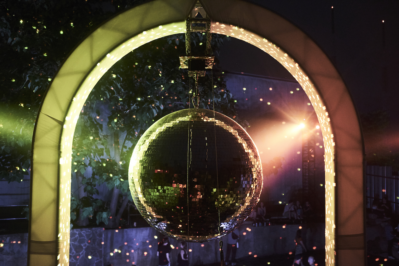 Inside the Disco(ball) Glory of La Luna