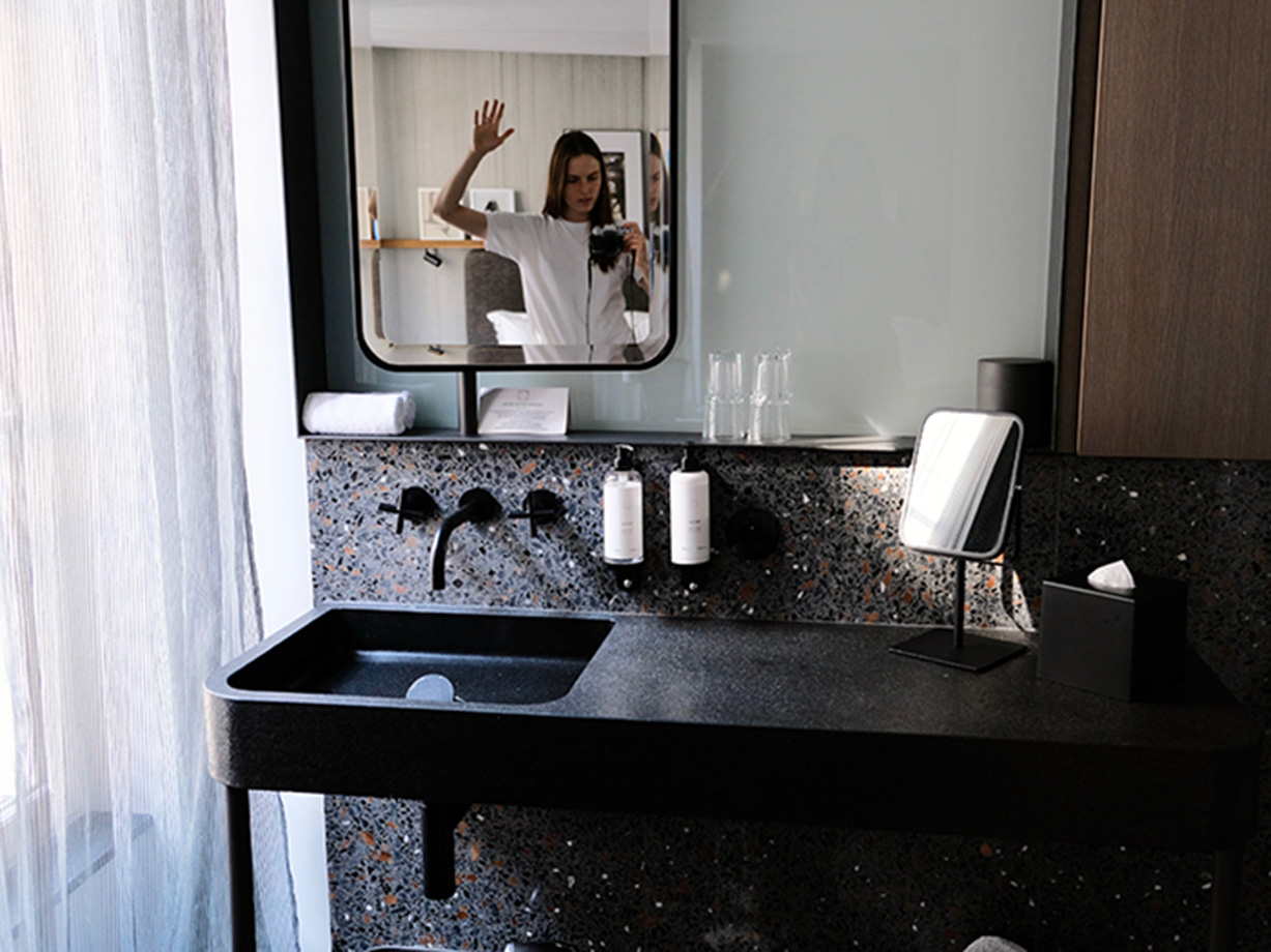 Hotel National Des Arts Et Metiers Hi guys! Love a bathroom behind a sliding door that opens into the room and makes it even larger.