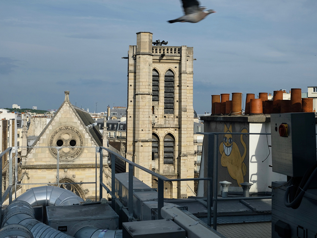 Hotel National Des Arts Et Metiers On the top floor you’ll find a rooftop bar with an awesome view of
Paris attached.