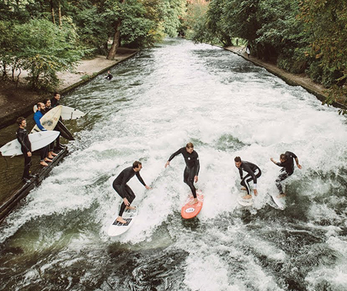 Eisbach river break surf