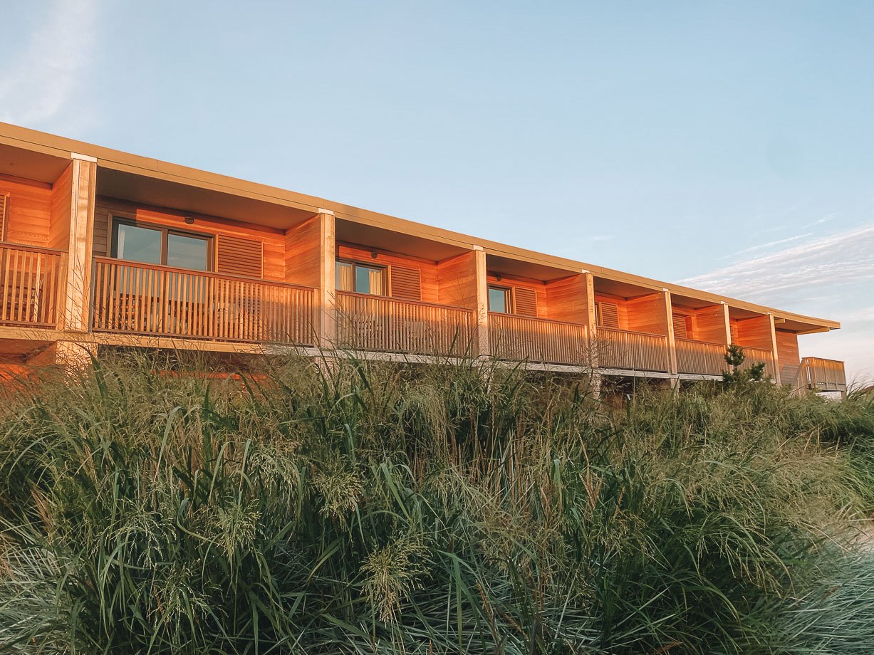Marram The weathered wood exterior blends seamlessly into the surrounding dunes. 