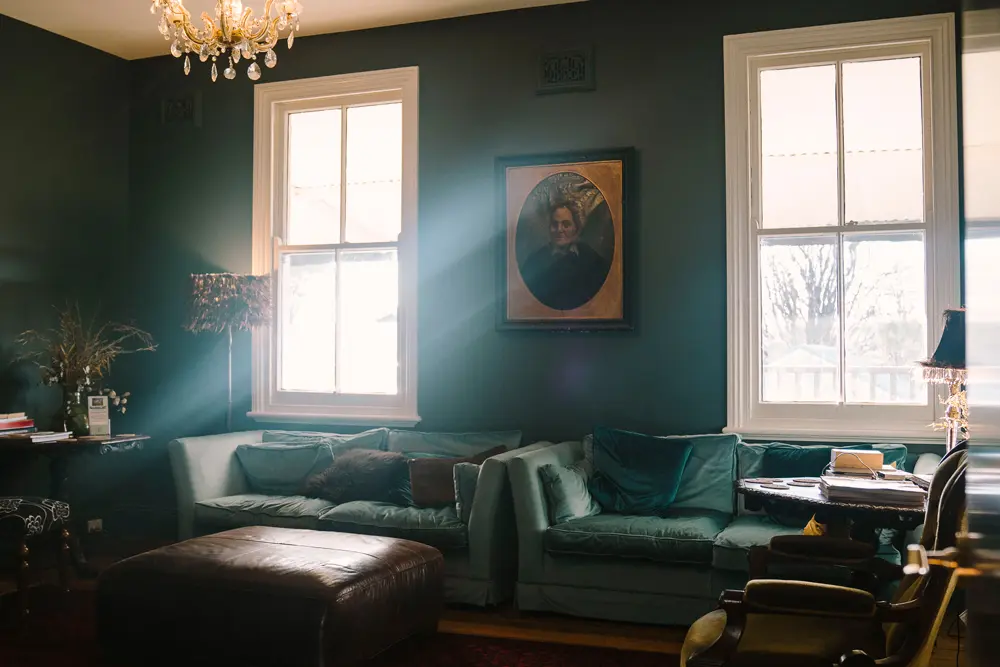 The Argyle Inn Afternoon light flowing into the lounge room upstairs. 