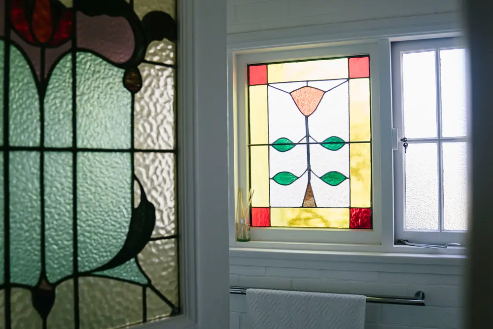 The Argyle Inn Stained glass window details. 