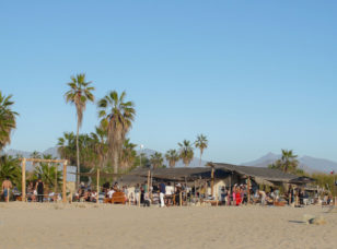 Pura Playa Beach Bar