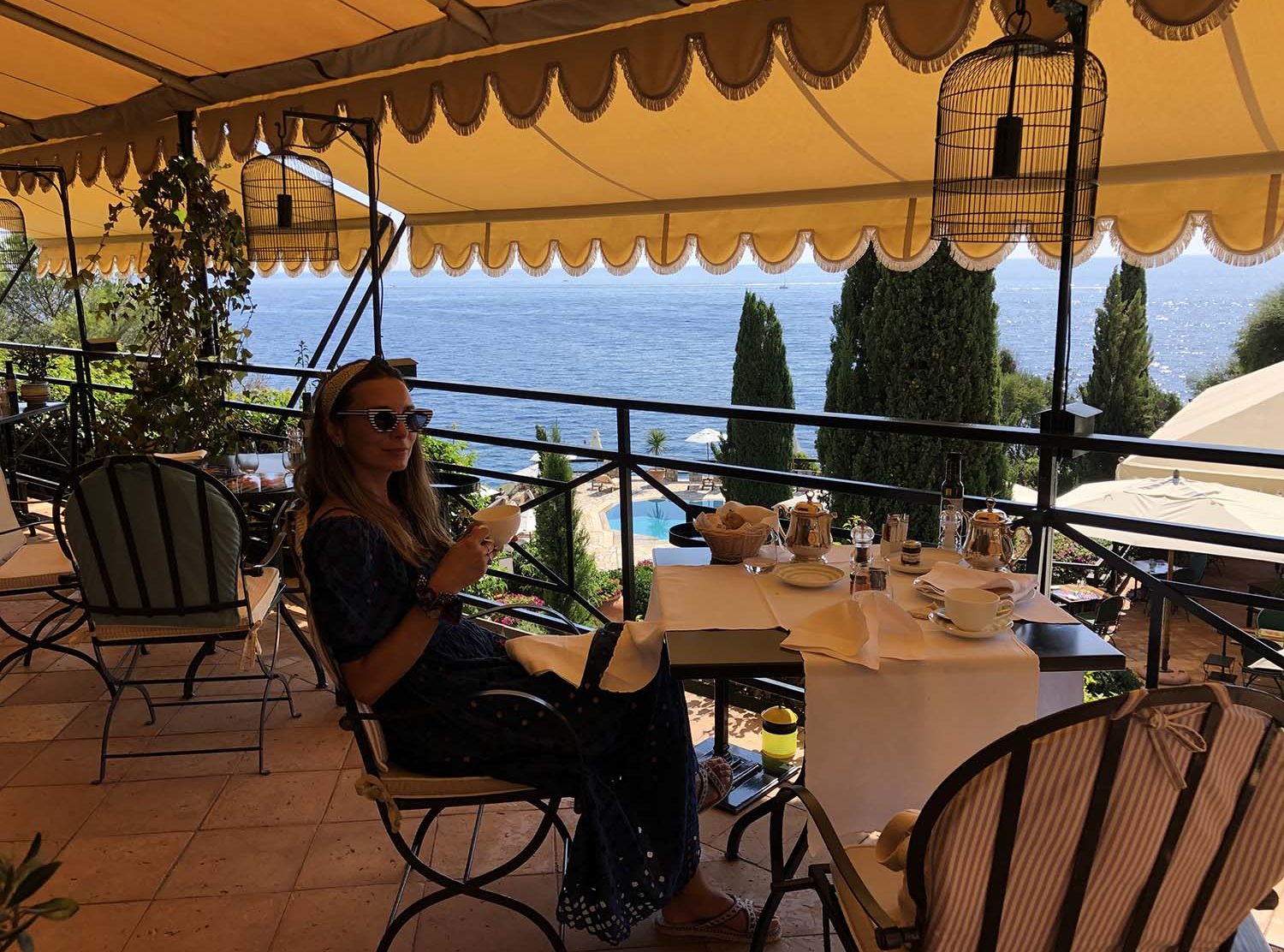 Il Pellicano Breakfast on the terrace overlooking the Mediterranean, served by the ultra choreographed service Il Pellicano is known for.