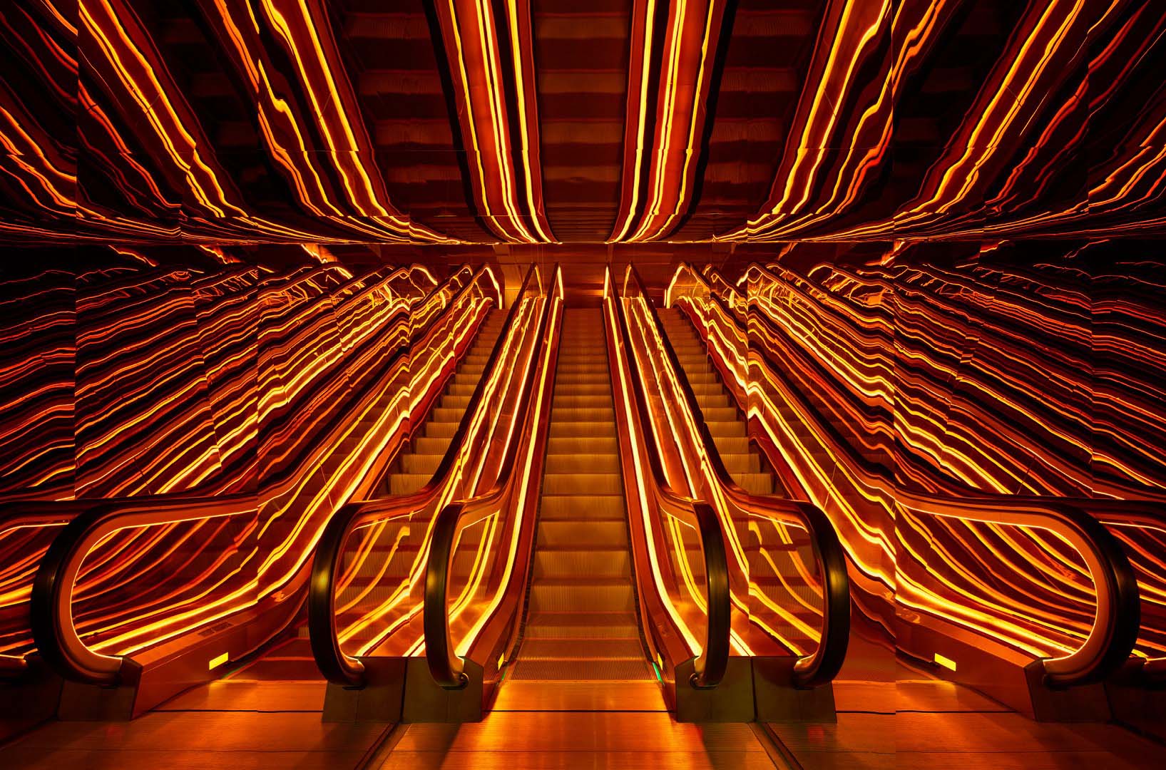 Public Hotel Escalator